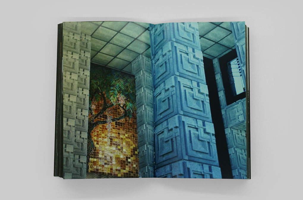 Location Scout, Design/Layout